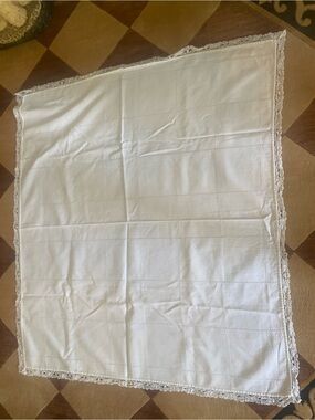 Vintage White Lace-Trimmed Table Cloth